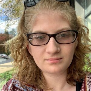 Meet your Posher, Christina